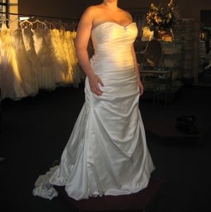 Mori Lee Fall 2010 Satin Ivory Bridal Gown